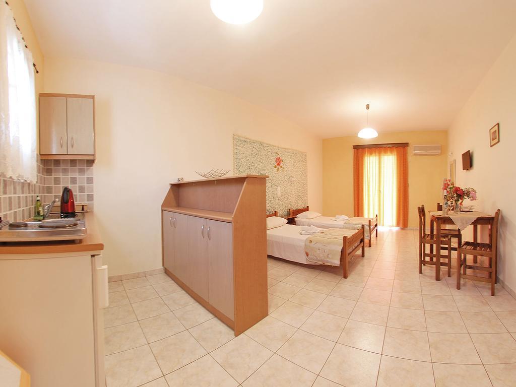 Emilia Apartments Trapezaki  Zimmer foto