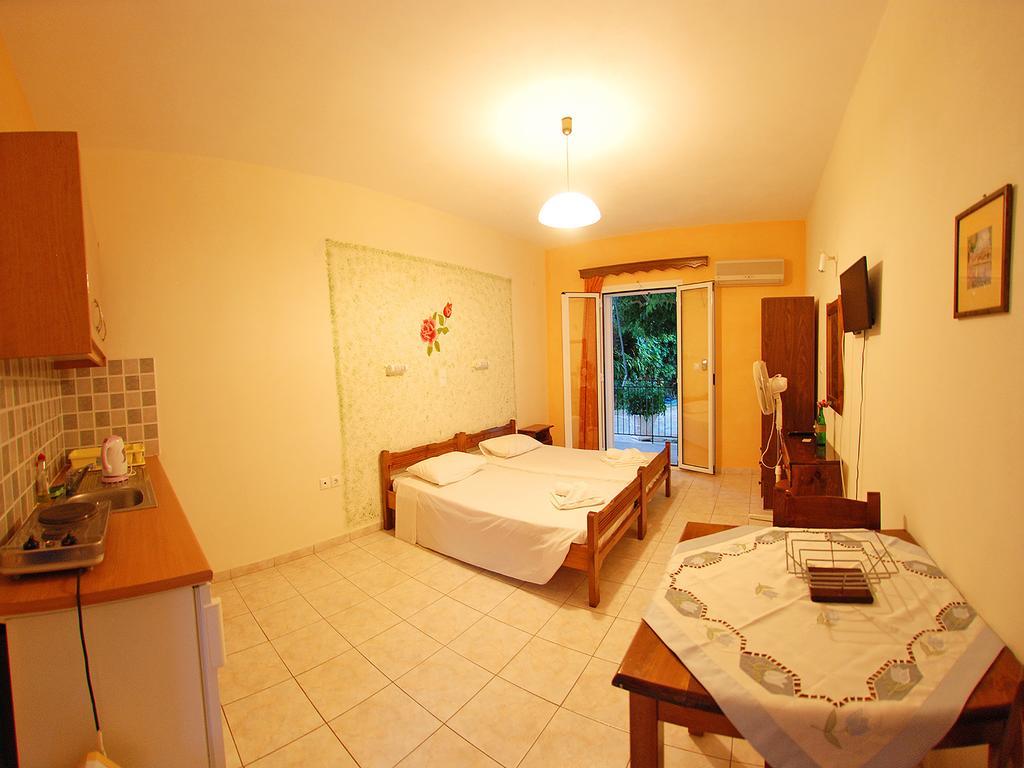 Emilia Apartments Trapezaki  Zimmer foto
